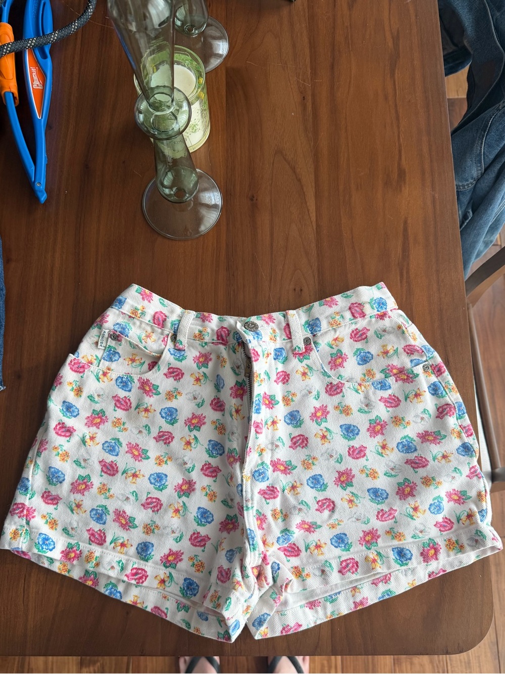 Arizona Jean Company White High Waist Floral Print Shorts